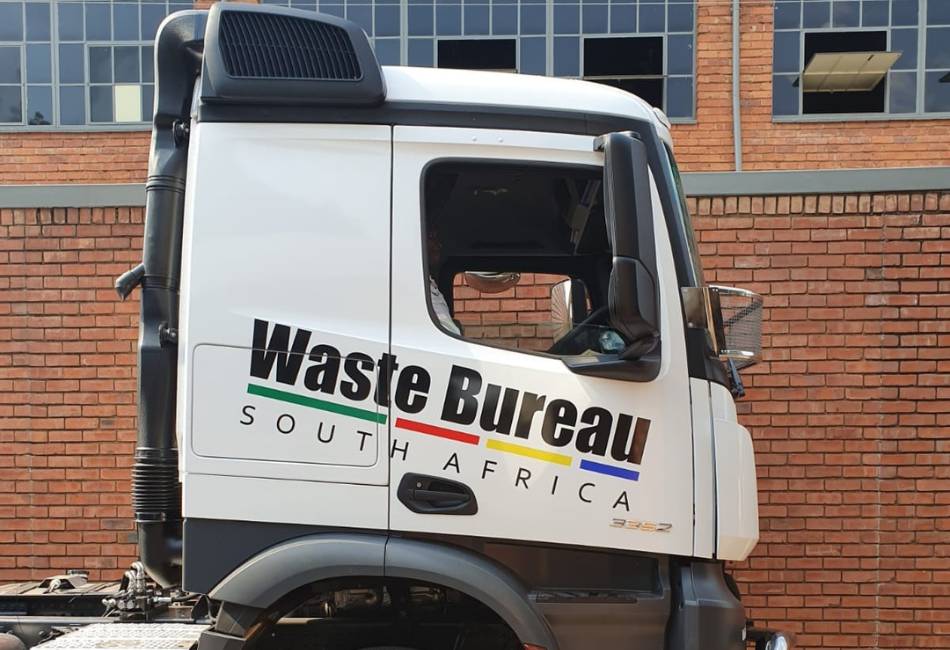 M2 Design & Manufacturing - Truck Branding & Wrapping