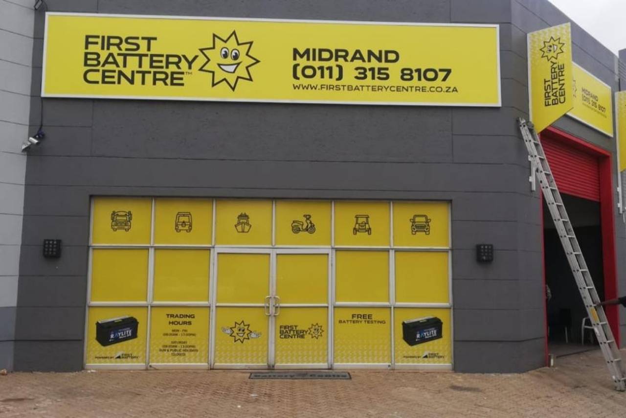 Signage - Store Front Signs - M2 Design & Manufacturing